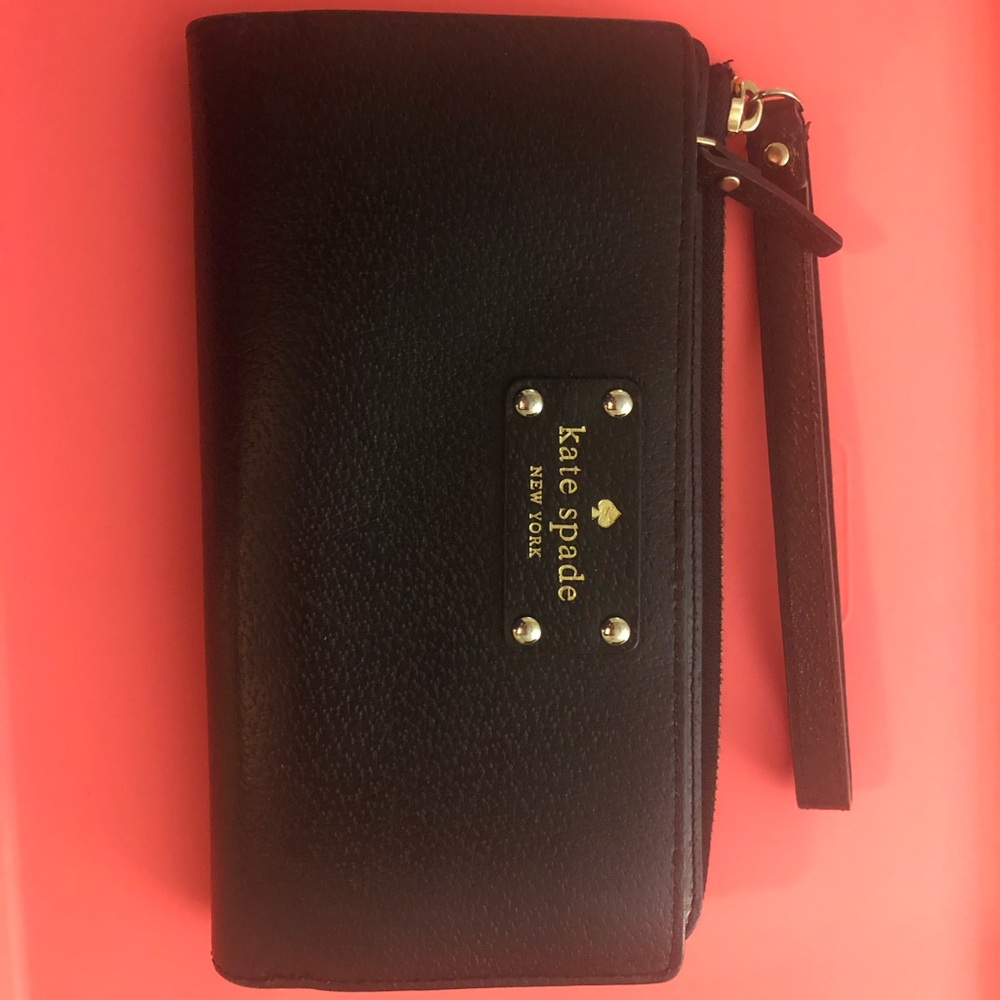 BLACK CLUTCH PURSE WRISTLET!! ♠️ Kate Spade